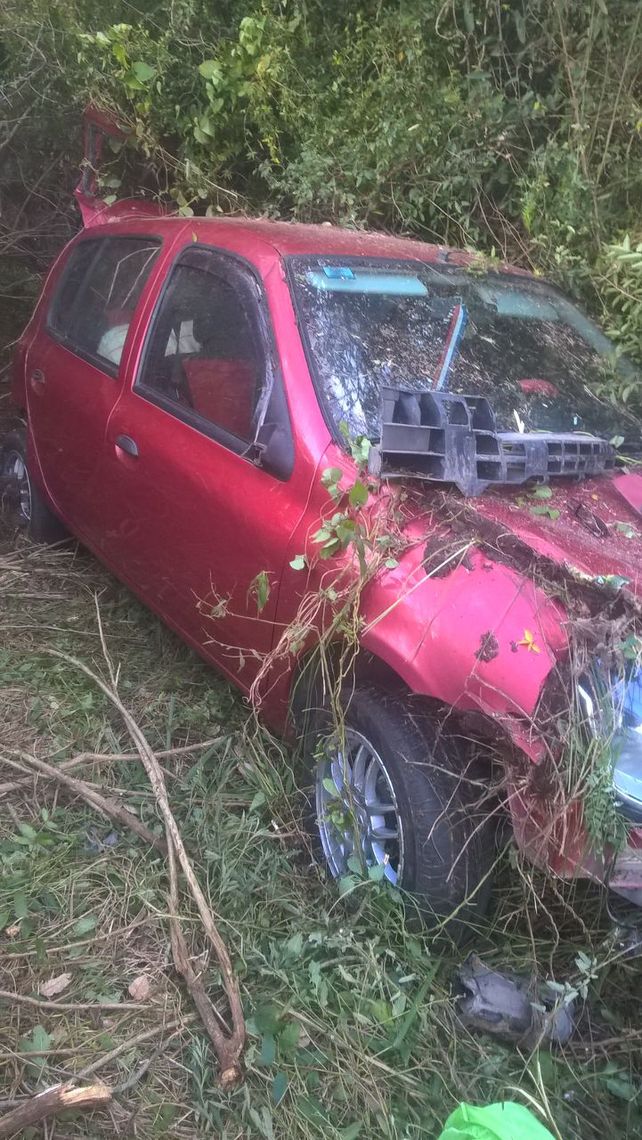 Se le reventó un neumático y derrapó sobre la autovía