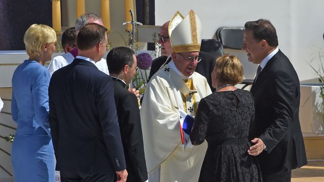 El papa Francisco se despidió de Polonia con críticas al éxito a cualquier precio