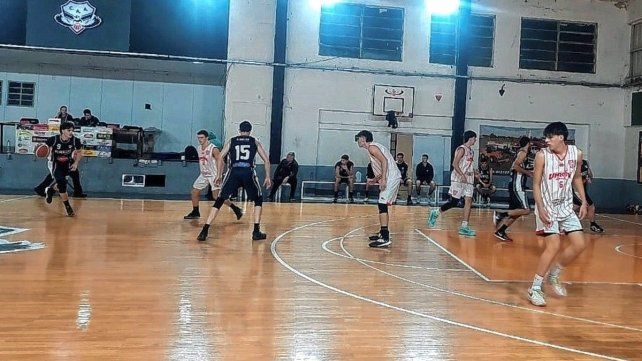 Almagro sumó una victoria ante Unión B que lo mantiene en la cima de su zona.