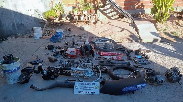 El acusado es investigado por desguazar motos robadas para la venta de sus partes.