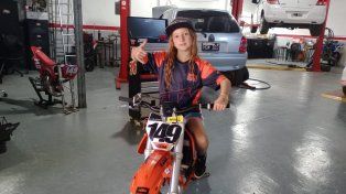 Joaquina arriba de la moto de&nbsp;Supercross.