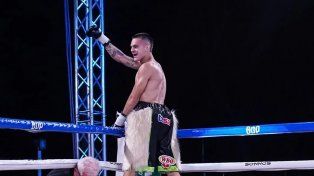 Alan Crenz venció por KOT en el primer round a Keine Montenegro en Gálvez.