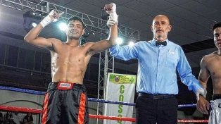 En Cosquín, Damián el Chinito González GKOT3 a Santiago el Riojanito Corzo en categoría Welter a 4 rounds.