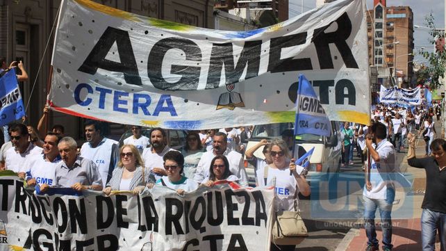 Docentes entrerrianos y estatales de ATE realizan un paro de 24 horas