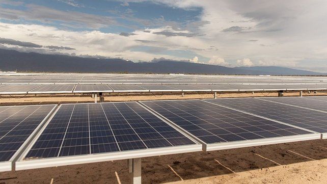En el marco de la Ley de Energía Eléctrica Sostenible se explicó cómo usuarios de fuentes renovables de energía pueden convertirse en generadores.&nbsp;