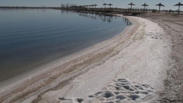 Las costas salinizadas de la laguna Epecuén