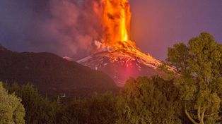 Chile: Espectacular erupción del volcán Villarrica
