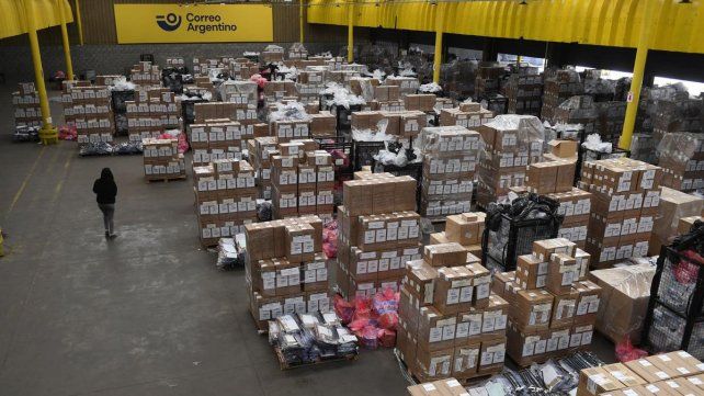 Continúa la distribución de urnas y material electoral en todo el país