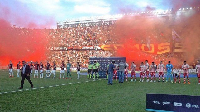 Tanto Colón como Unión generan ilusión en las Copas internacionales y decepción en el ámbito local.