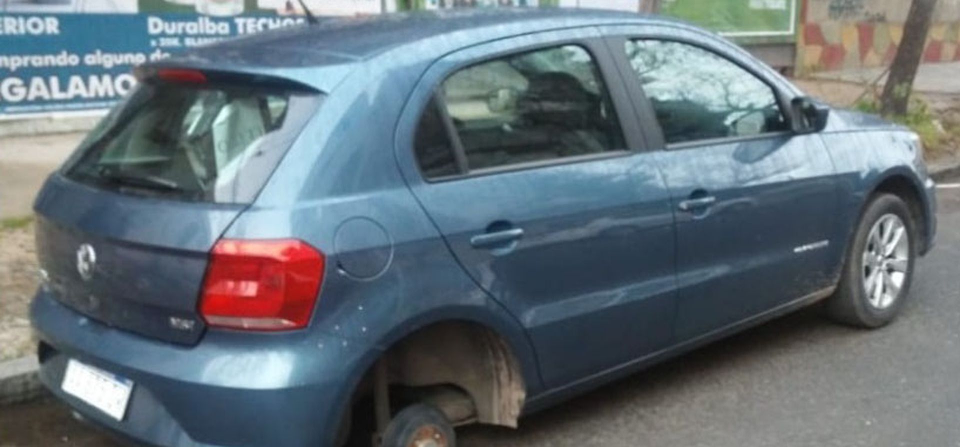 Titulares del 9% de los autos asegurados en Rosario denunciaron el robo de neumáticos