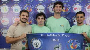El equipo de la UNR: Mariano Crosseti (entrenador), Julián Cabrera, Francesco Mozzatti y Matías Raimundez