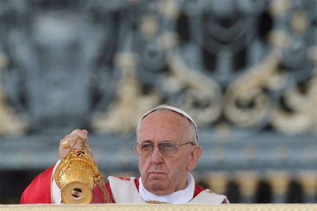 Los momentos más emotivos de la primera misa de Pentecostés de Francisco