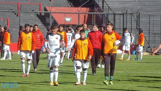 Colón sumó una nueva derrota y se hunde en la tabla.