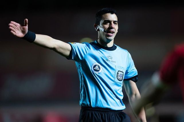 Rey Hilfer no goza de la aceptación de los simpatizantes leprosos.