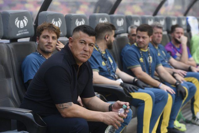 Jorge Almirón necesita que Central sume de a tres para mantenerse en carrera por la anual.