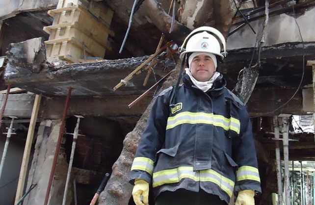 El bombero Marcelo Barca en servicio. El bombero Marcelo Barca en servicio.