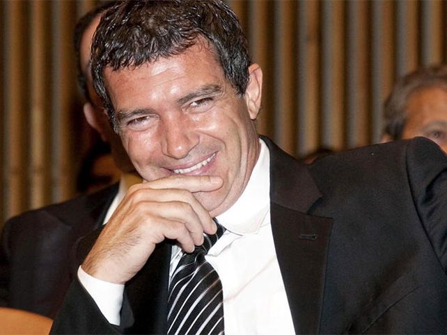 Antonio Banderas cumplió 55 años y sus fans lo llenaron de cariño