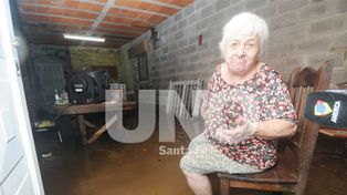 “Hace más de 20 años que vivo acá, perdiendo todo en cada lluvia”