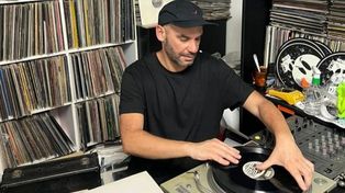 Cruz es uno de los titulares del sello musical Bloop Records, uno de los principales responsables de popularizar el dance en Portugal.