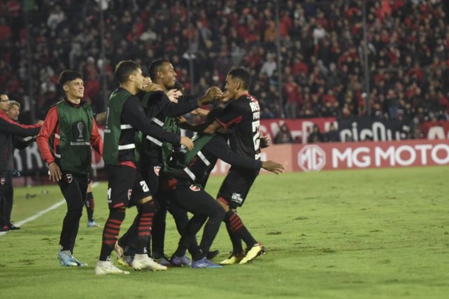 Minuto a minuto de Newells-Blooming por Copa Sudamericana