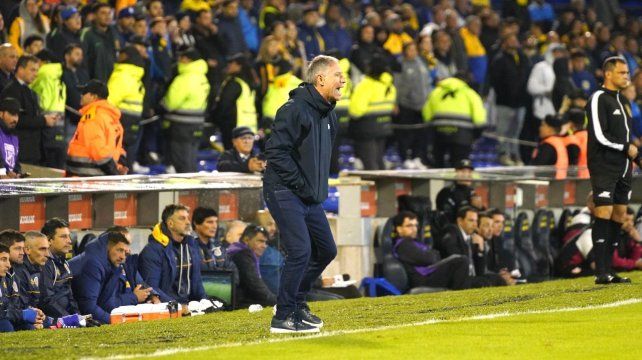 Ariel Holan metió mano en el equipo y le salió bien hasta con los cambios. El DT lleva muy bien a Central.