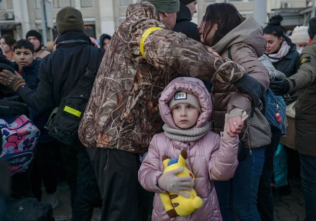 Más de 3 millones de personas ya huyeron de Ucrania, entre ellas un niño por segundo
