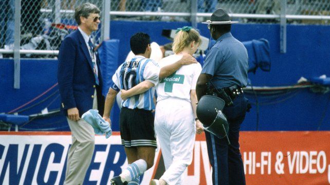 La última imagen de Maradona en cancha con la selección argentina