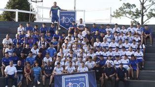 Asociación Rosarina de Fútbol. El plantel comandado por Antonio Previti junto a directivos y jugadores de inferiores celebraron el regreso de Mitre al círculo superior en el anfiteatro de Pérez.