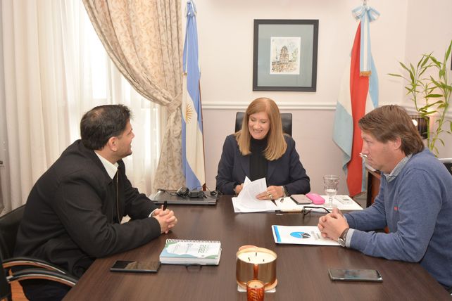 Feliciano se incorpora a los municipios que otorgan la licencia nacional de conducir.