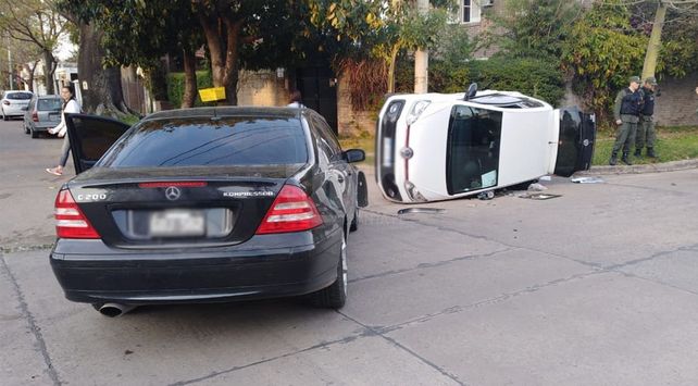 El accidente sucedió en barrio Guadalupe.// FOTO: gentileza Radio EME.