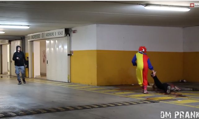 Un payaso asesino y una broma que asustó a transeúntes