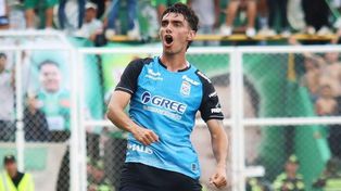 El salteño Diego Giménez vio la tarjeta amarilla dos veces en segundos y dentro de la misma jugada.&nbsp;