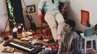 Caras Nuevas presenta su primer disco Caos en los 20