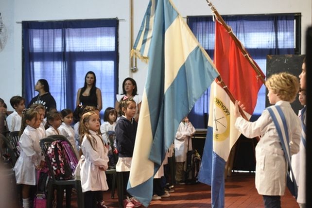 a clases. Hoy comienza el ciclo lectivo 2017 en todo Santa Fe después de tres jornadas de huelga docente.