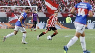 Estudiantes ganó en su estadio.