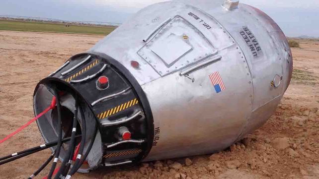 Qué se esconde detrás de la misteriosa cápsula espacial que cayó del cielo en un campo