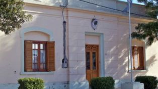 Un pastor retuvo enclaustradas a una mujer y tres niñas durante 15 años