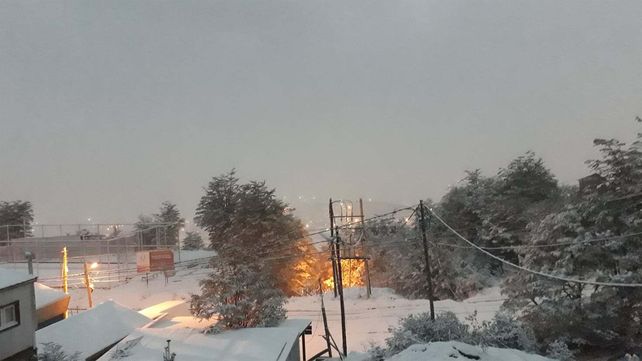 Nieva en Ushuaia, a un mes del comienzo del verano