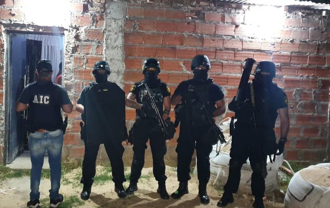 Uno de los allanamientos llevados adelante por las fuerzas policiales.