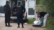 hallan a un joven muerto a balazos 