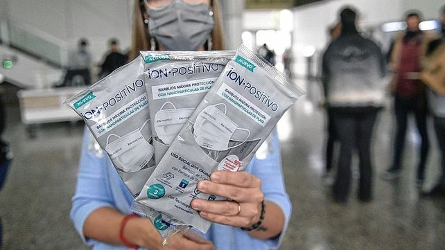 La nanotecnología para atacar a virus y bacterias por lo que los barbijos son autosanitizante.