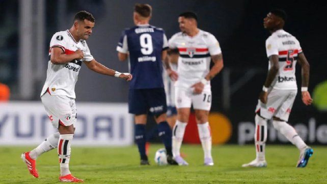 Talleres cayó ante San Pablo en Brasil y se despidió de los torneos internacionales.