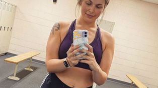 La echaron del gimnasio por usar un top demasiado corto y explotó en las redes sociales