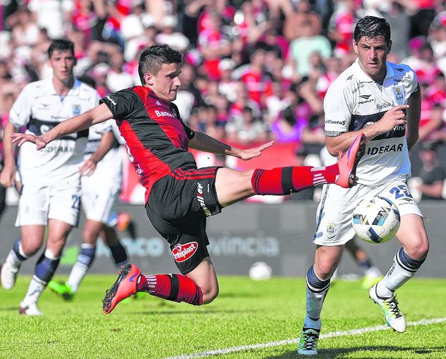 A la cancha. Héctor Fértoli