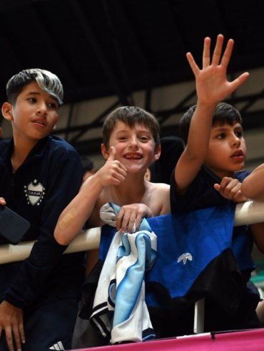 Más de 14.000 QR y tribunas abiertas: el futsal internacional convocó a los santafesinos