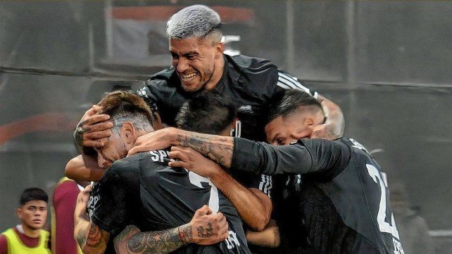 Riestra debutó con un triunfo ante Lanús y está en zona de Sudamericana Riestra debutó con un triunfo ante Lanús y está en zona de Sudamericana