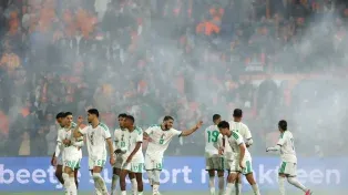 La selección de Argelia llega con mucha ilusión al debut ante Argentina. Le quieren ganar a Messi y después pedirle la camiseta.