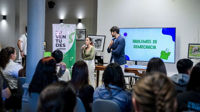 La capacitación está destinada e estudiantes secundarios. Abarca sistema democrático