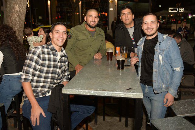 Lucas Debiasi, Cristian Roldan, Roberto Roldan y Franco Gauto