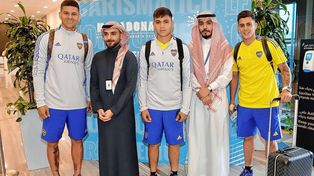 Marcos Rojo, Exequiel Zeballos y Cristian Pavón, el el recibimiento que le dieron en Arabia.